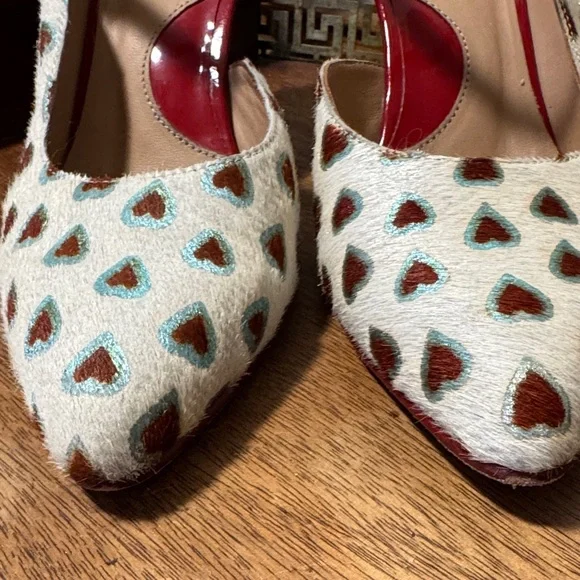 John Fluevog POSER
LILY ROSE
D’ORSAY MARY JANE HEEL Heart Shoes - Picture 3 of 12